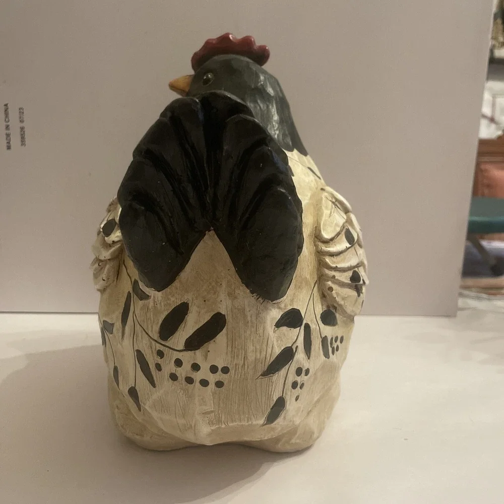 Large Decorative Round Black And White Chicken‎ Hen Great Details
